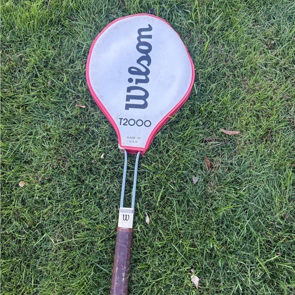 Wilson T2000 Tennis Racket with Red Cover